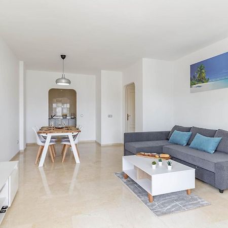 Stylish One Bed Apartment At Matchroom Country Club Фуэнхирола Экстерьер фото